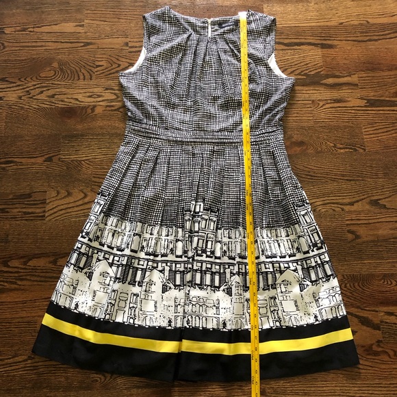 Ellen Tracy City Print Dress with Pockets - Picture 14 of 15